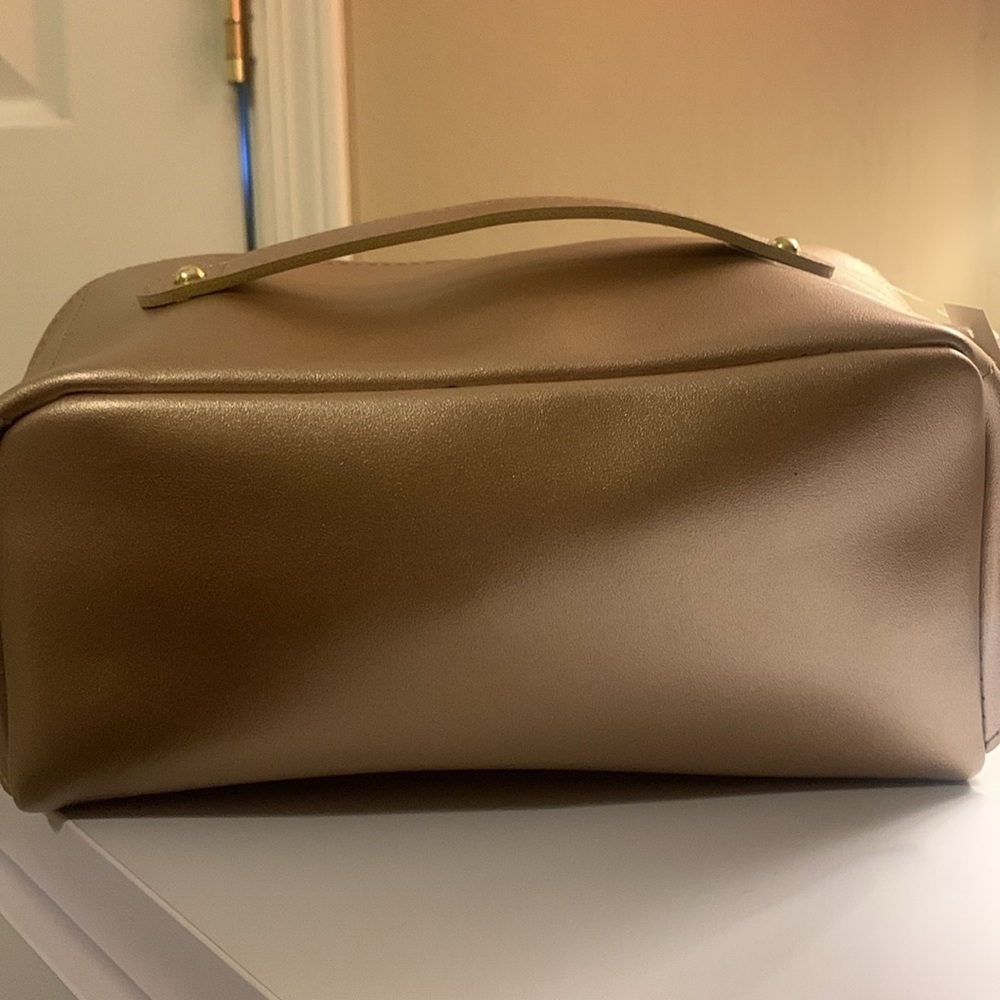 NEW Bloomingdale’s Rose Gold Zip Beauty Pouch - Picture 5 of 7
